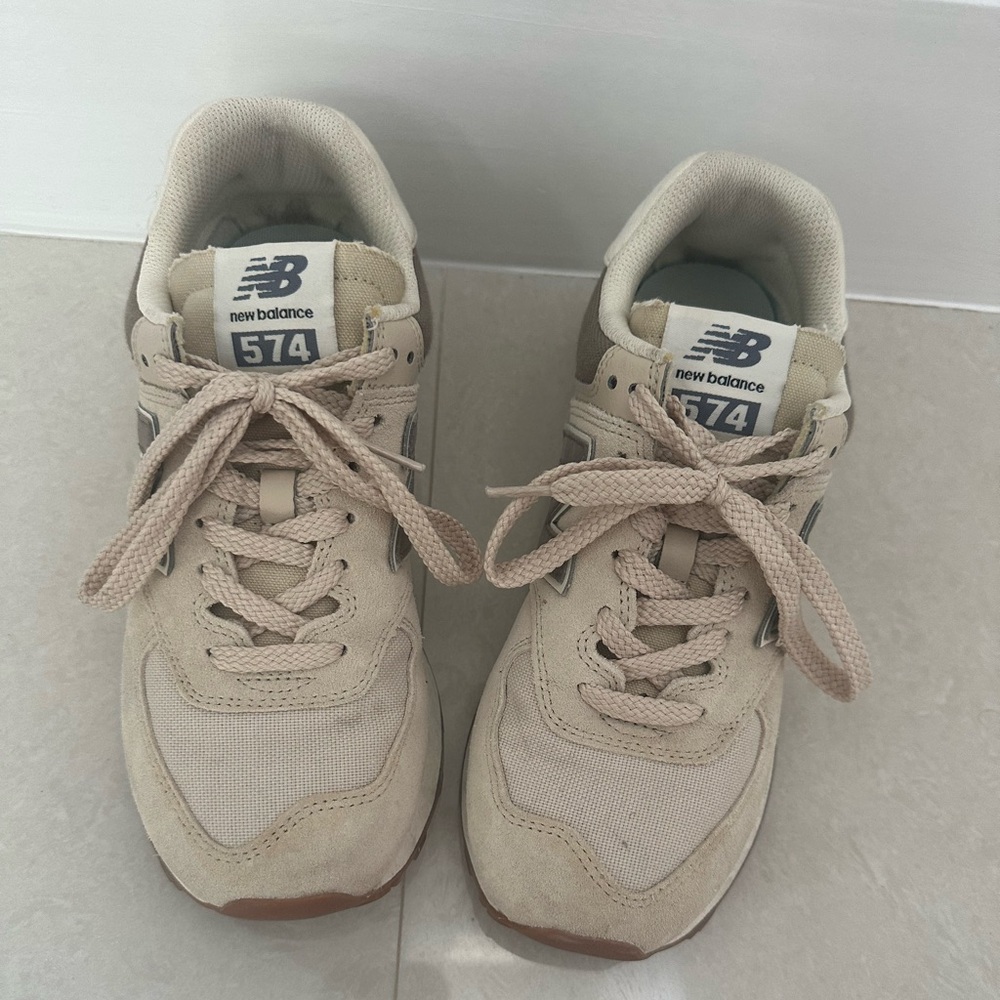 574 new balance shoes 8 women’s/6.5 mens